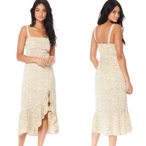 NWT SALTWATER LUXE SUMMER LEVI DRESS IN PEAR SIZE MEDIUM